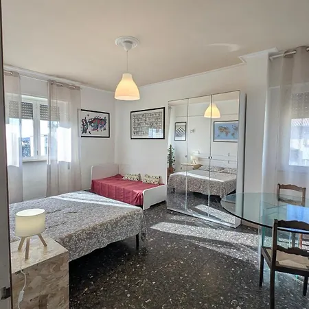 Interno 12 - In Shared Flat * Viareggio